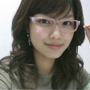 Meet your Posher, Amelia